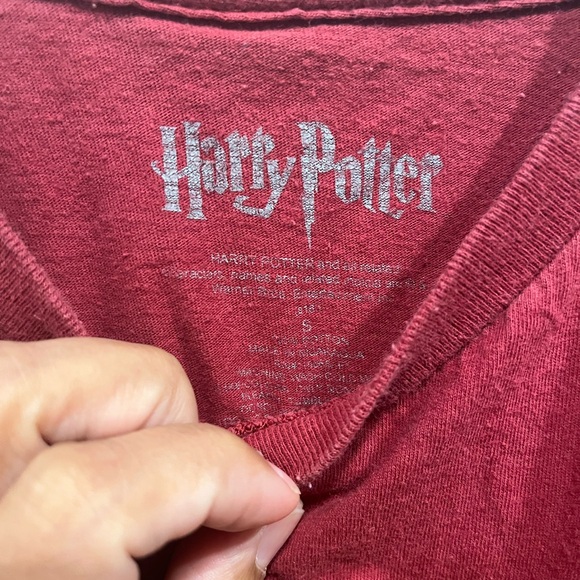 Harry Potter Gryffindorf T-Shirt Hogwarts Shirt Size S - Picture 4 of 4